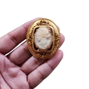 Vintage Geno Gold Toned Hand-Carved Shell Cameo Brooch Signed